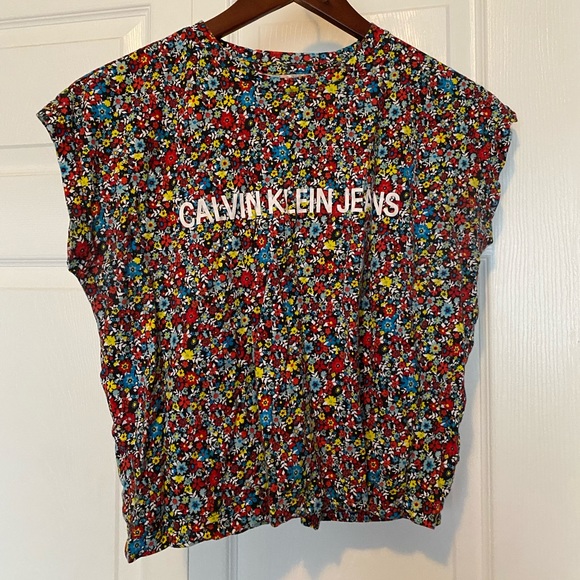 Calvin Klein floral top - Picture 1 of 3